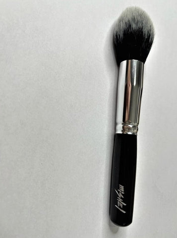 Powder/blusher brush